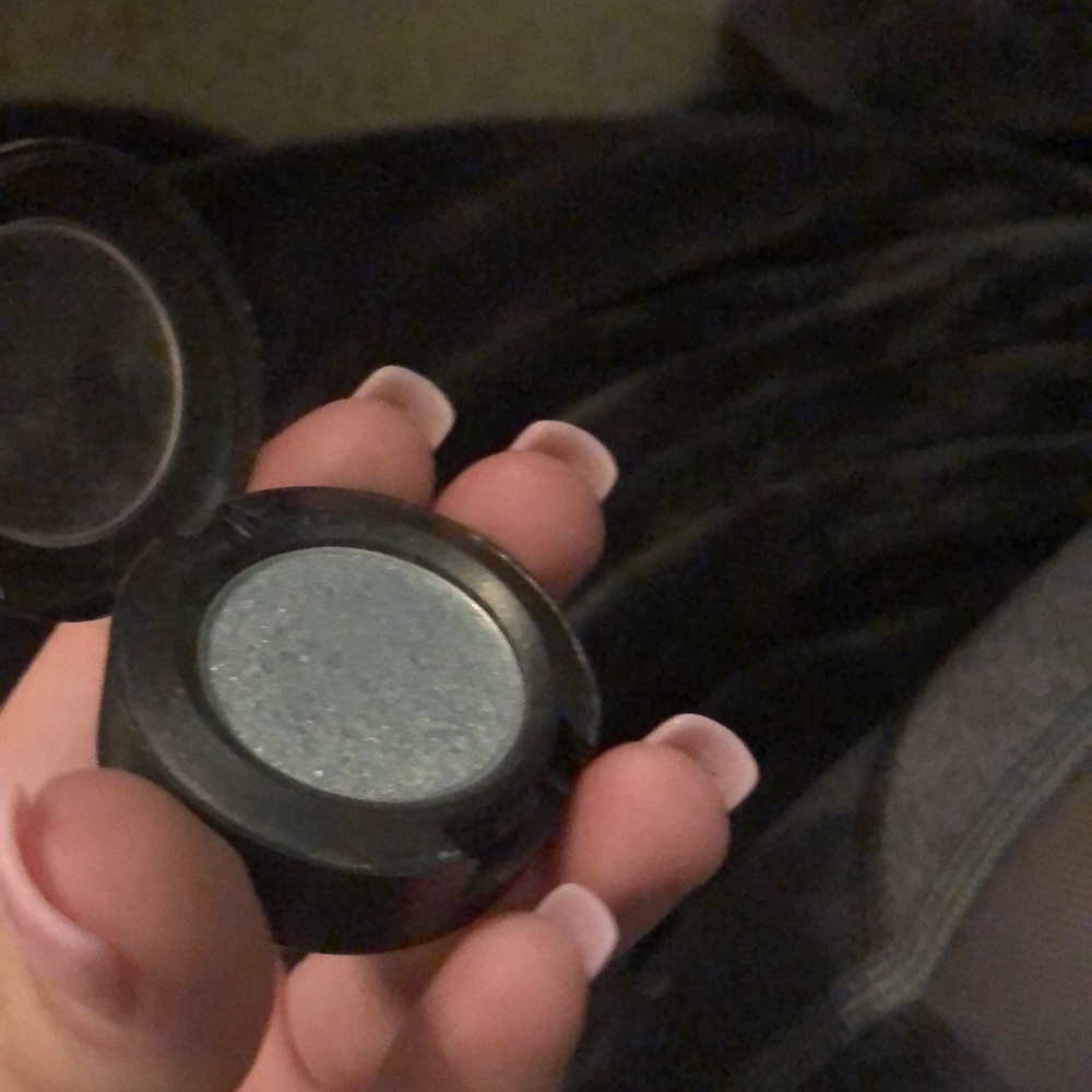 MAC single shadow - Picture 3 of 4